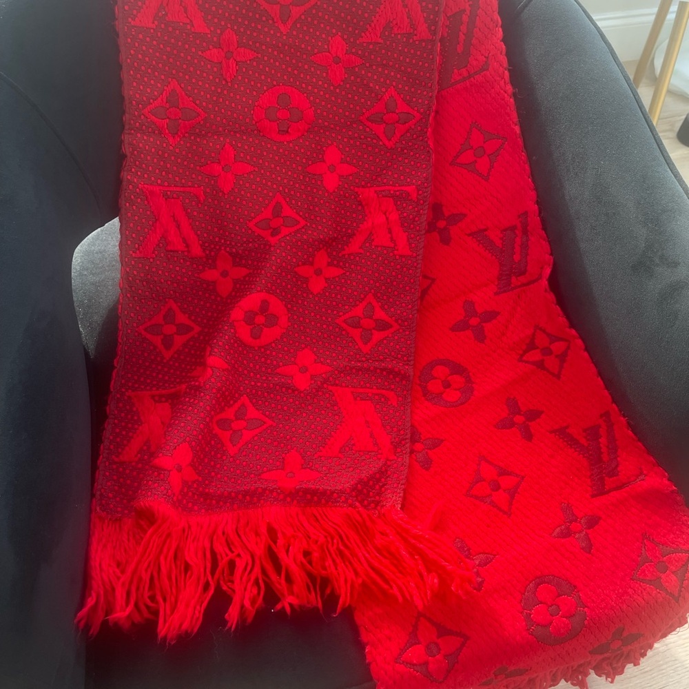 Louis Vuitton Vibrant Red Monogram Scarf - Picture 7 of 7